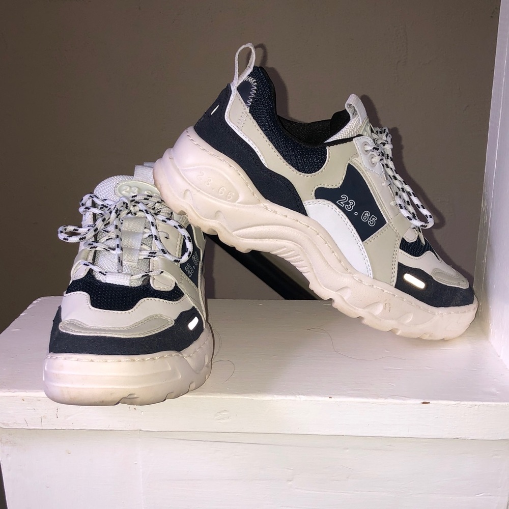23.65 sneakers